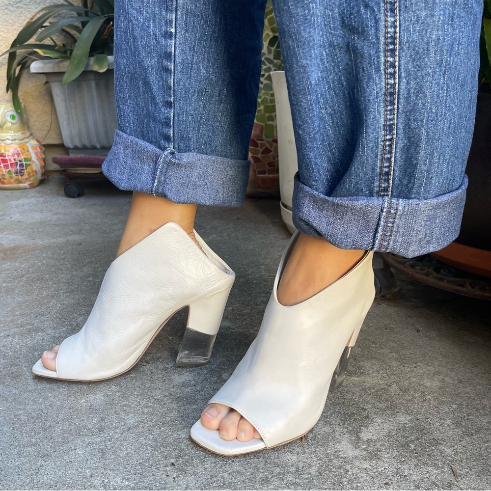 Light gray Vic Matie leather booties